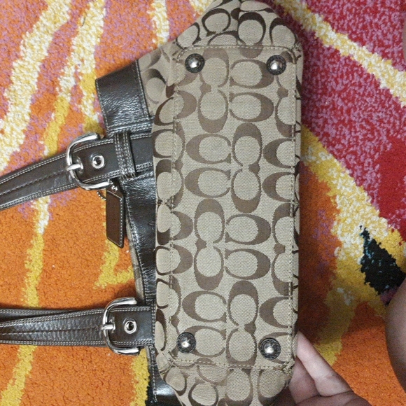 COACH SIGNATURE PLEATED BUCKLE TOTE F15047 - Picture 4 of 7